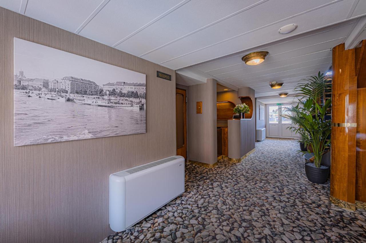 Botel Grand Jules - Boat Boedapest