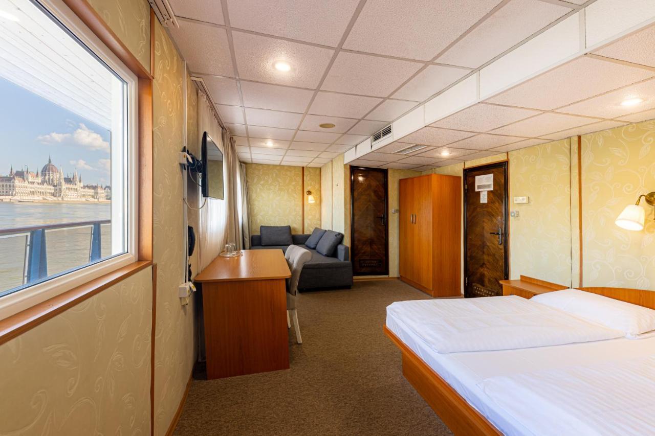 Botel Grand Jules - Boat Boedapest