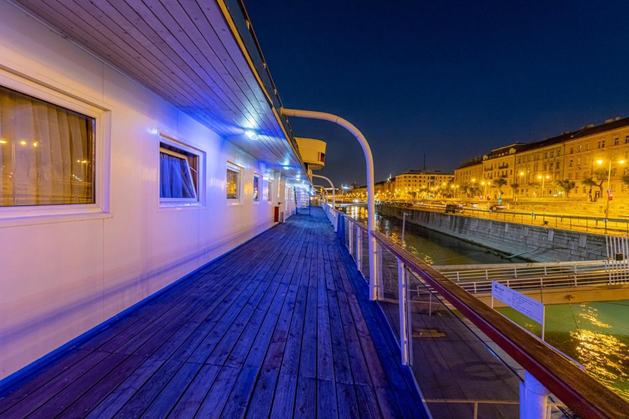Grand Jules - Boat Botel Boedapest