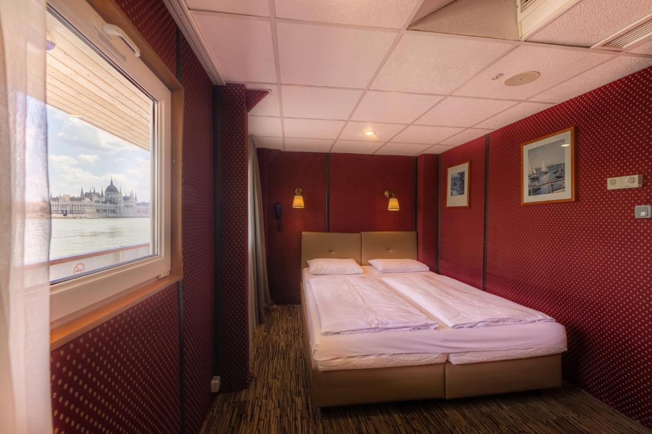 Botel Grand Jules - Boat Boedapest